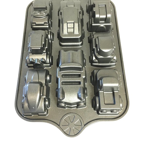 NORDIC WARE Vtg Car Automobile Cake Muffin Pan EUC - Picture 7 of 12